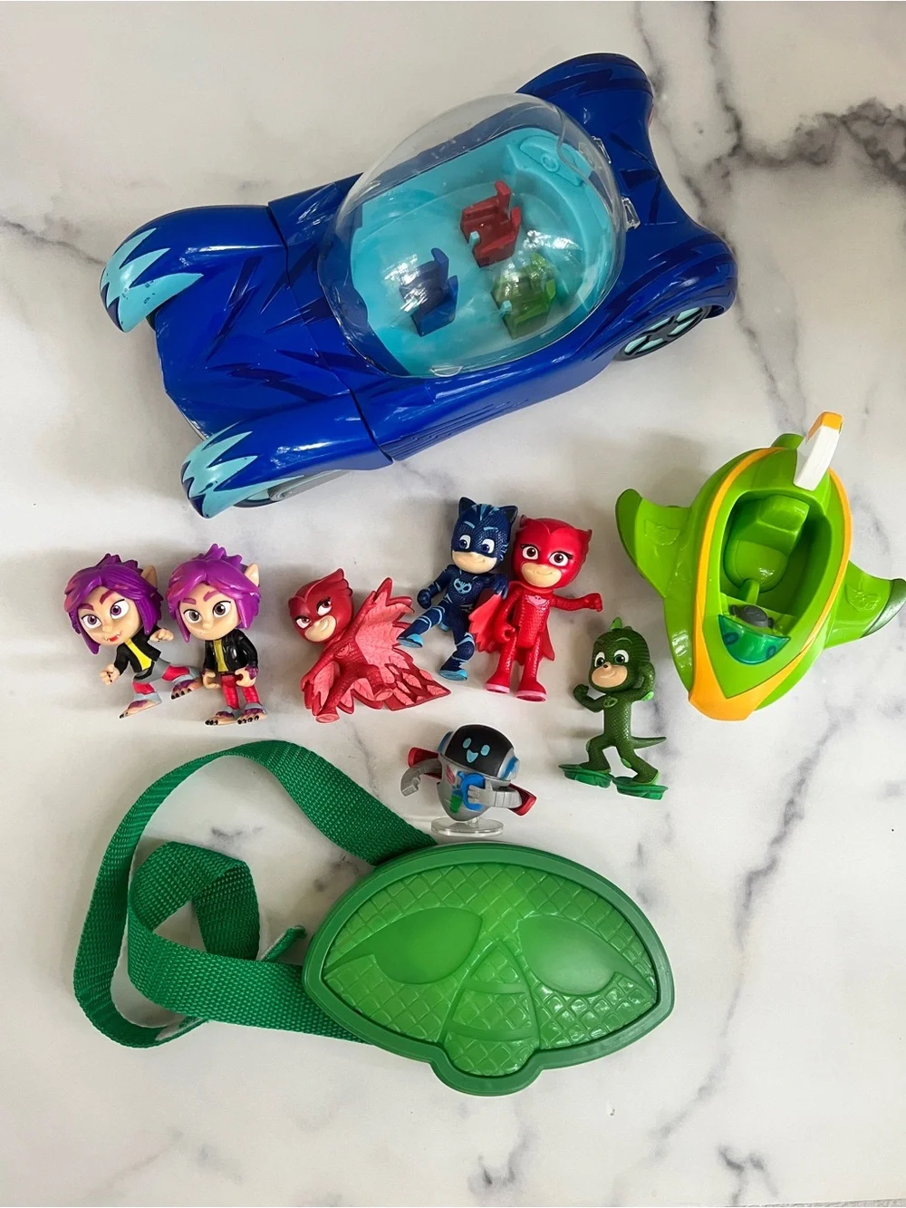 PJ Masks Deluxe Cat Car, Gekko Mobile, Gekko Amulet with Assorted Figures